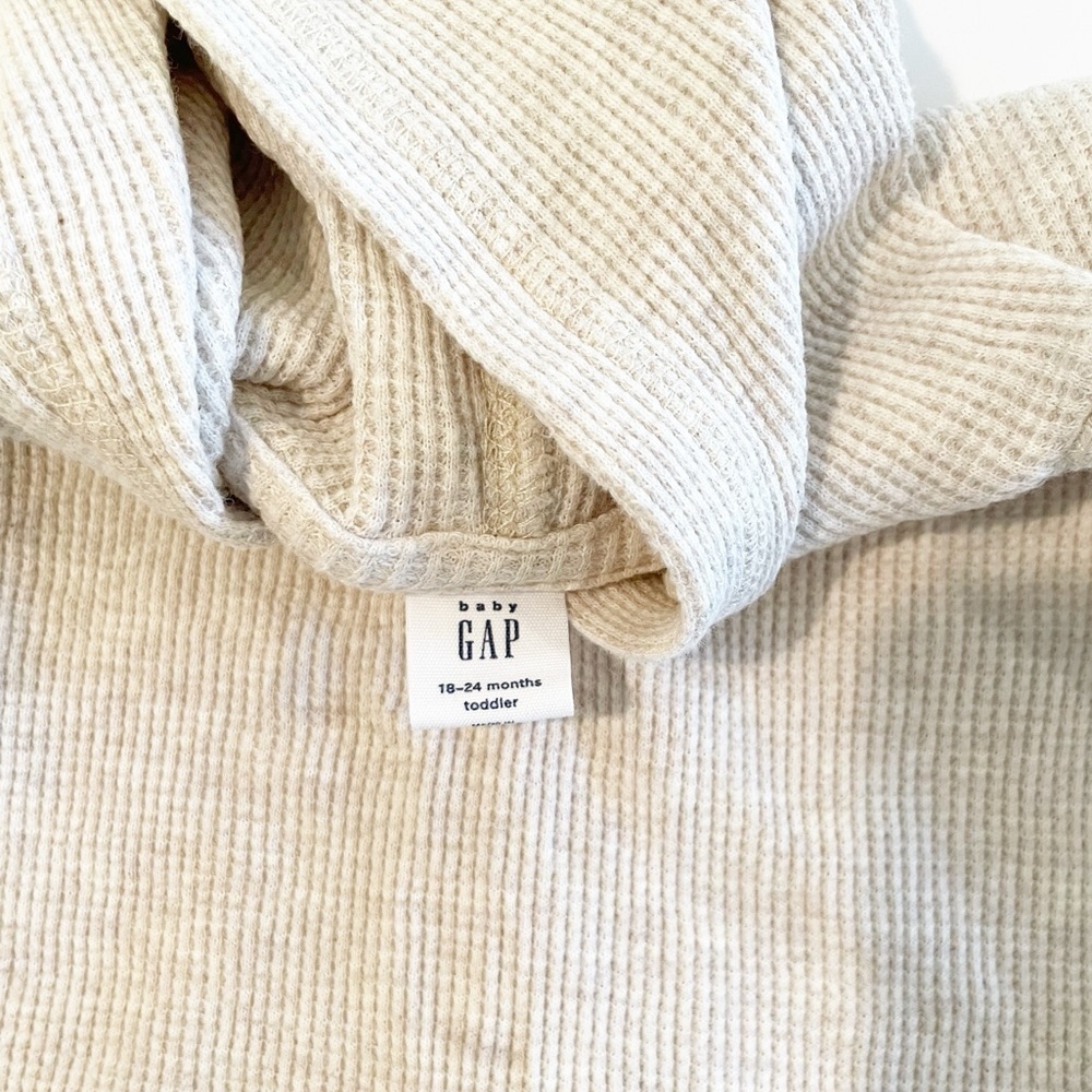 GAP 18-24M long sleeve hooded waffle tee - Picture 4 of 4